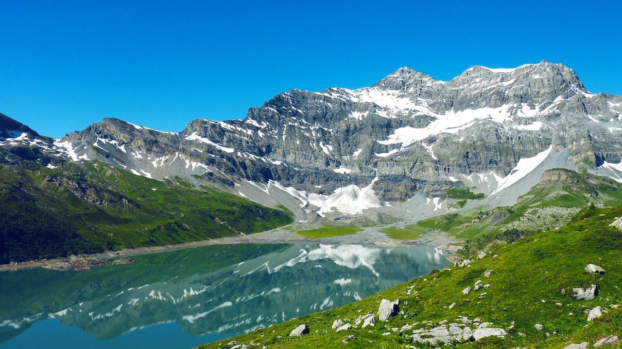 Lieu Secret Dans Les Alpes Suisses Villa Le Tretien Kültér fotó